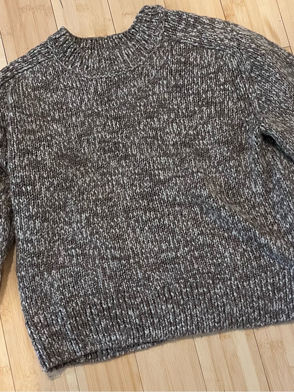 Abercrombie & Fitch Marled Knit Sweater in Gray and Cream